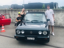 Learn-to-Drve-with-Edith-Reddig-VW-Golf-2.-